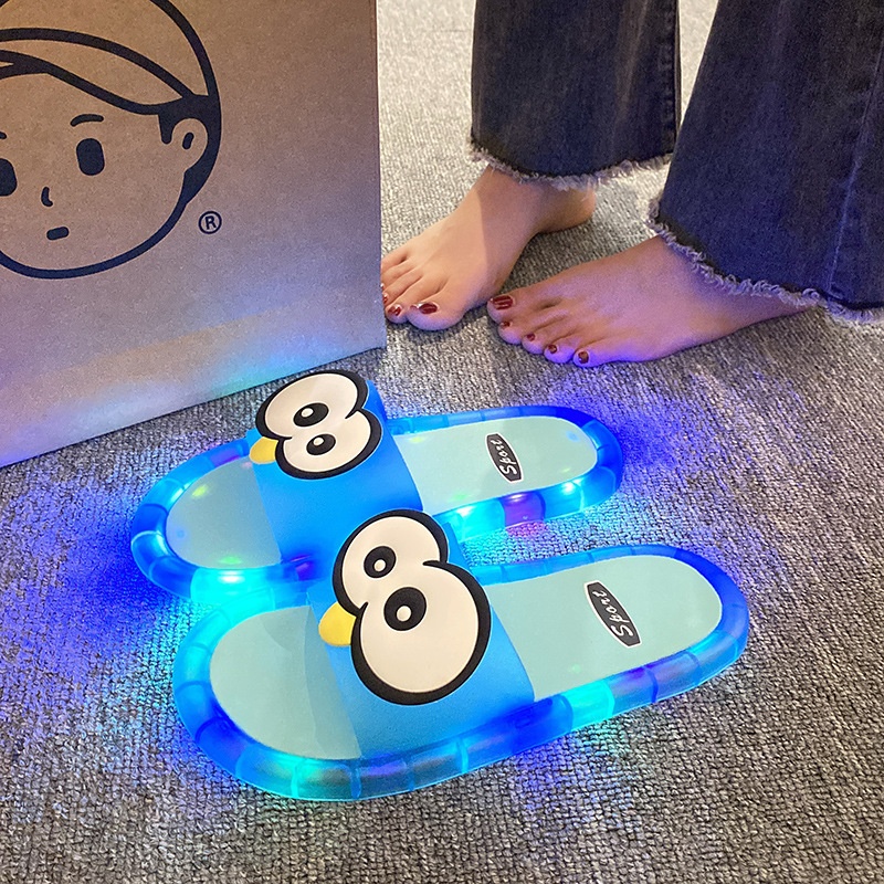 Funny Big Eyes Luminous Slide  - đánh giá và giá Home Bath
